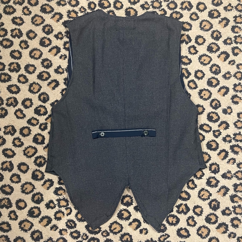 Custom vest - Picture 2 of 4